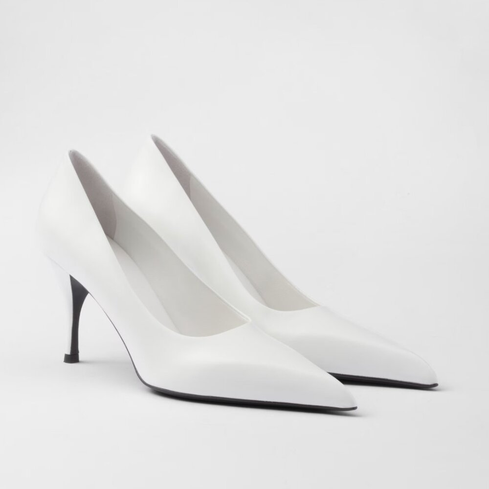 Prada  Leather pumps